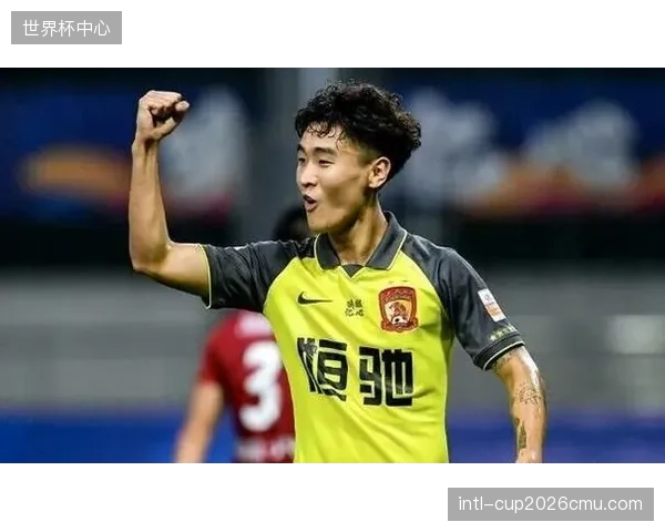 费尔南德斯负责梳理前场进攻，为锋线输送高价值射门机会。